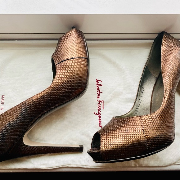 Salvatore Ferragamo - Peep Toe Platform Pump Heels Metallic Brown 8b - Picture 8 of 16